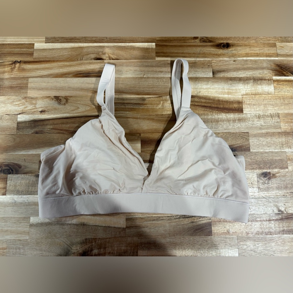 SKIMS Nude Light Beige Wireless Scoop Bralette